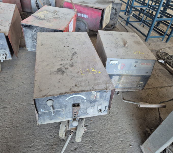 2 Máquinas de solda (1 S/ID e 1 bambozzi)
