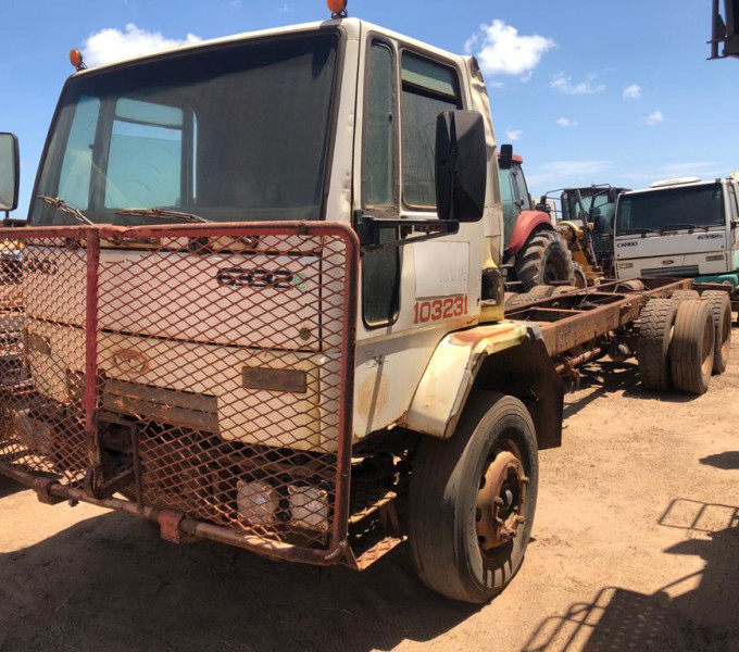 Caminhão Ford Cargo 6332 E, branco, NMG-3508, 2010/11
