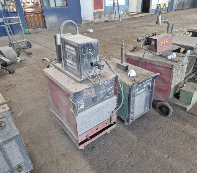 2 Máquinas de solda (CP-M325 E SOLMIG 470)