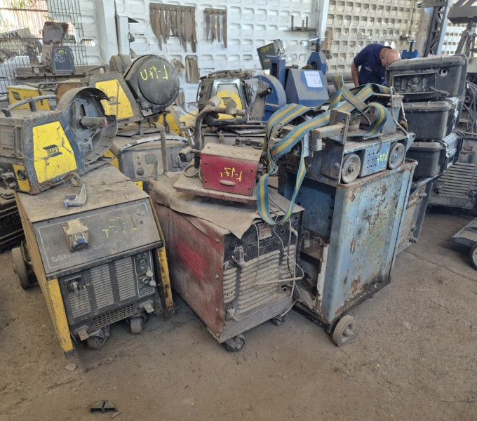 2 Máquinas de solda esab ARISTO POWER E S/ID