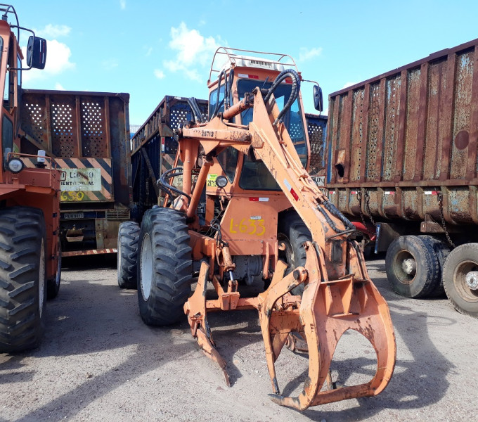 Carregadeira Valtra BM 100/ SANTAL 4x4; 2009