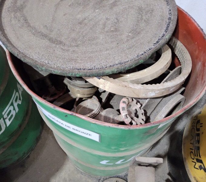 2 tambores de sucata de bronze aprox. 200kg