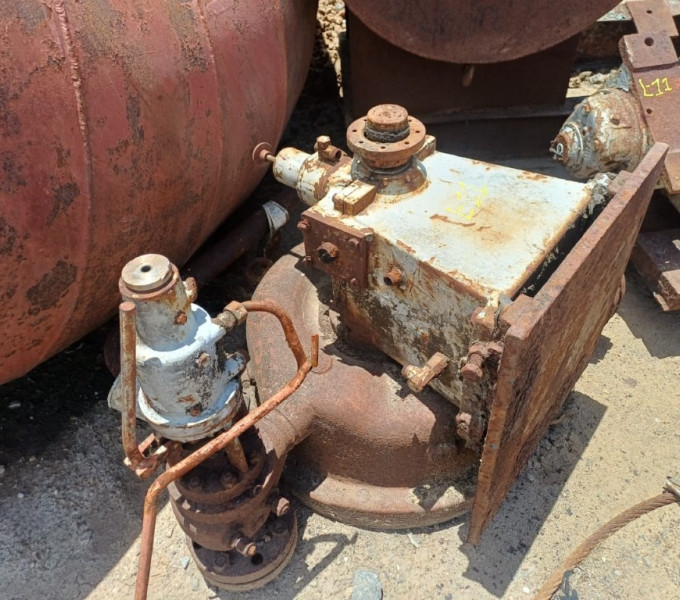2 Bombas de caldeira sucateadas + Turbina + cone 20" em AC + Ativo Item 5