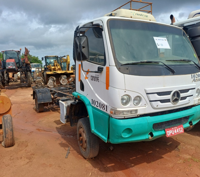 Caminhão Mercedes-Benz Accelo 815, Ano: 2013, Placa: OPU-4452, Frota: 102081 + Ativo I5C2