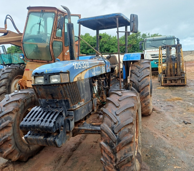 Trator de Pneu New Holland 8030-4, Ano: 2012, Frota: 105328