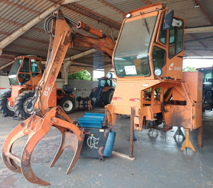 implemento Santal carregadeira, 2014, cmp, Série 2014c00086, Frota: 107082