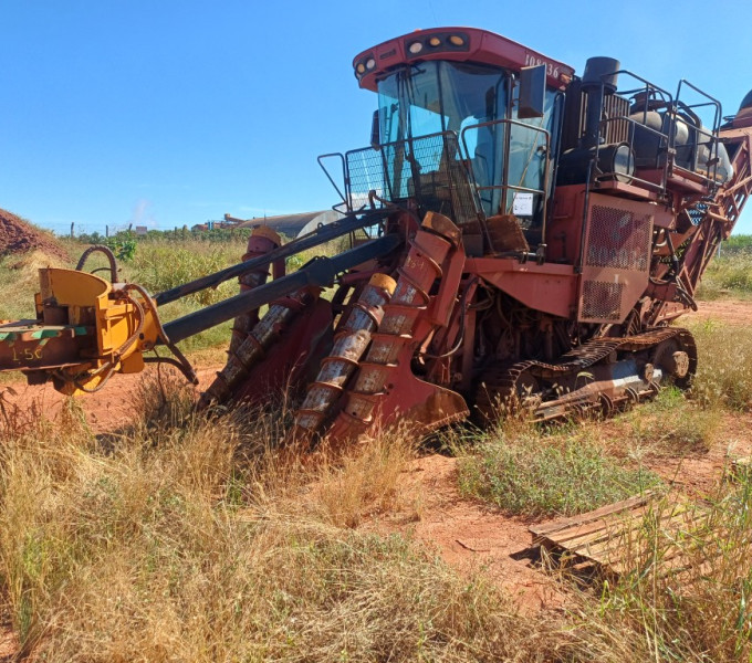 COLHEDORA CASE A8800 COMPLETA, FROTA: 808036 + MATERIAL DE COLHEDORA JONH DEERE