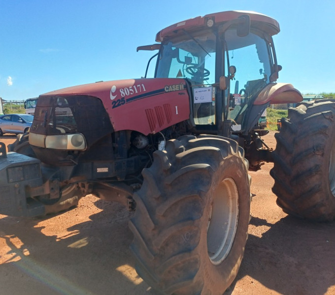 TRATOR DE PNEUS CASE 225, ANO: 2014, FROTA: 805171 + Ativo I1C1