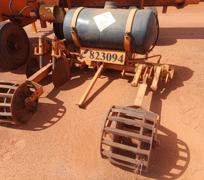 IMPLEMENTO AGRÍCOLA COBRIDOR, FROTA: 823094