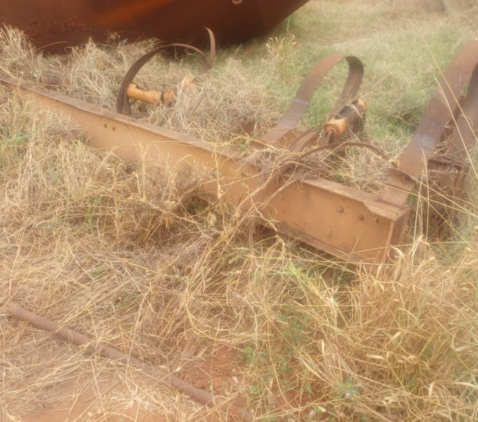 ESTRUTURA DE ESTEIRA TRANSPORTADORA C/ GUARDA-CORPO (sucateada)