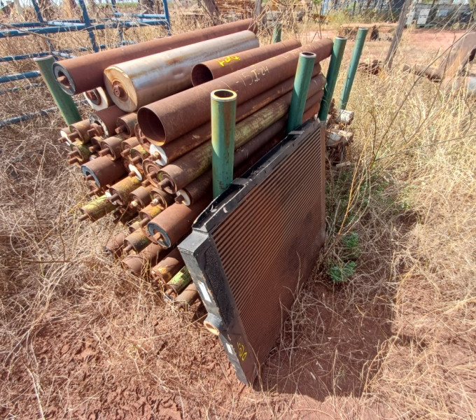 RADIADOR + BASE C/ BOMBA AC E ROLETES DE ESTEIRA AC