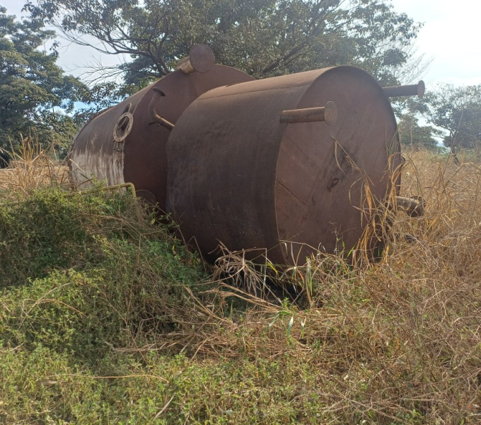 02 TANQUES VERTICAIS AC