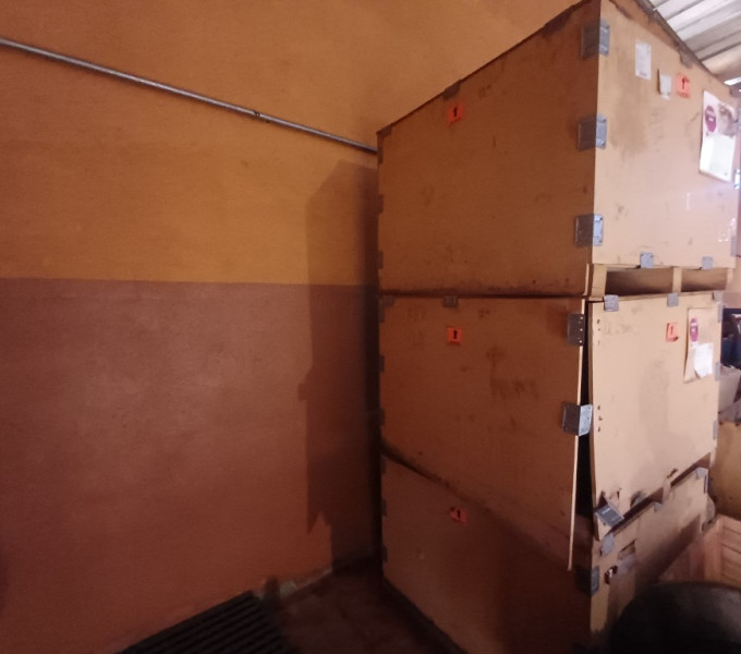 CAIXOTE C/ PEÇAS AVULSAS + 3 caixotes com Chave seccionadora Danfoss + CAIXA DE SOM