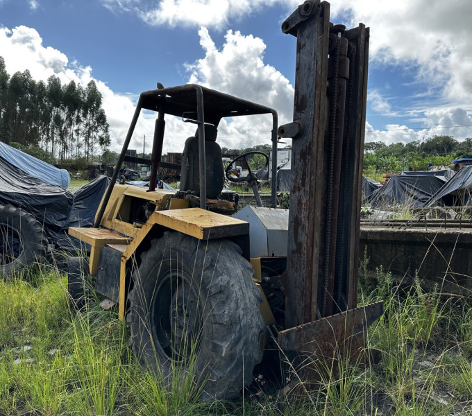 Empilhadeira Valmet P 3000