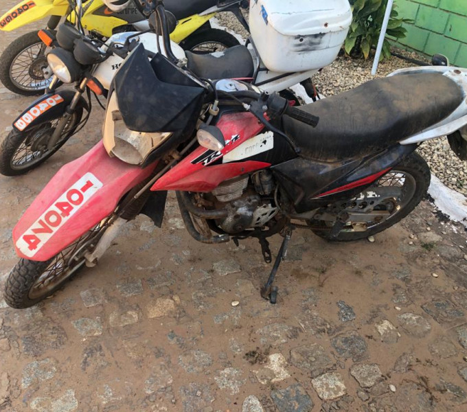 Motocicleta Honda NXR-150 Bros, vermelha, ORE-4555, 2013