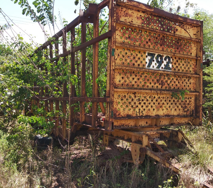 01 REBOQUE ABERTO – 8,30m RANDON MUQ-7388, ANO 2001 FROTA: 20792