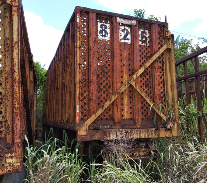 01 REBOQUE FECHADO – 8,30M RONDON MUK-9198, ANO 2002 FROTA: 20825