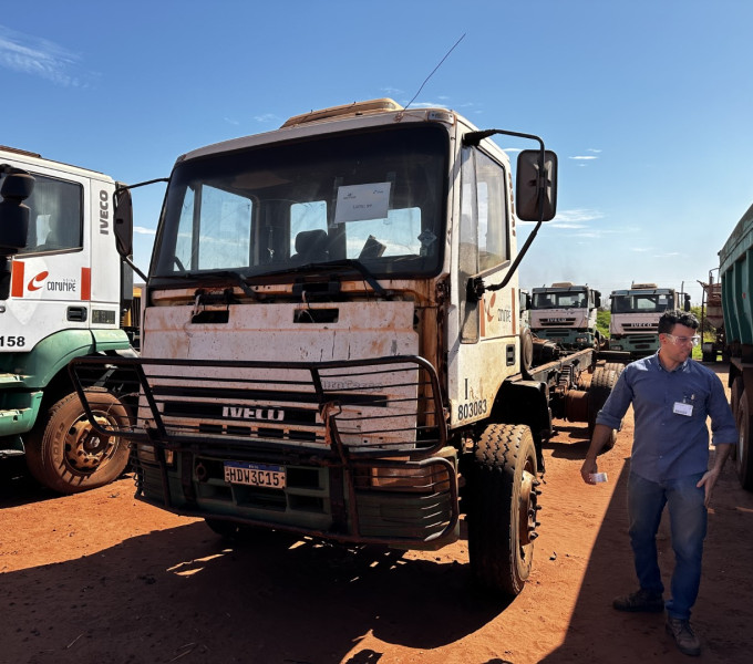 Caminhão plataforma IVECO 260E25, Ano: 2009, placa: HDW-3C15, Frota: 803083
