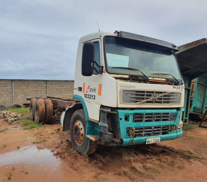 Caminhão Volvo FM12-420 6X4, Branco, Placa: MVI-1295, Ano 2006, Frota: 103213