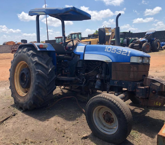 Trator agricola New Holland TT4030, azul, 2012