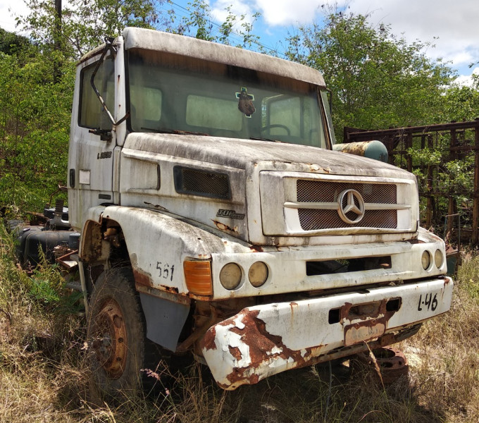 01 CAMINHÃO TANQUE BOMBEIRO M. BENZ 2638 MUQ-9209, ANO 2000 FROTA: 20561