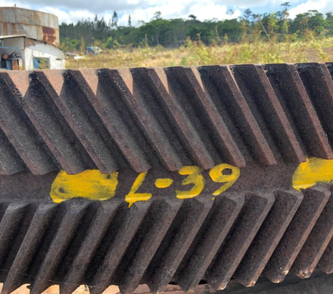 Volandeira de dentes bi-Helicoidais Z-130