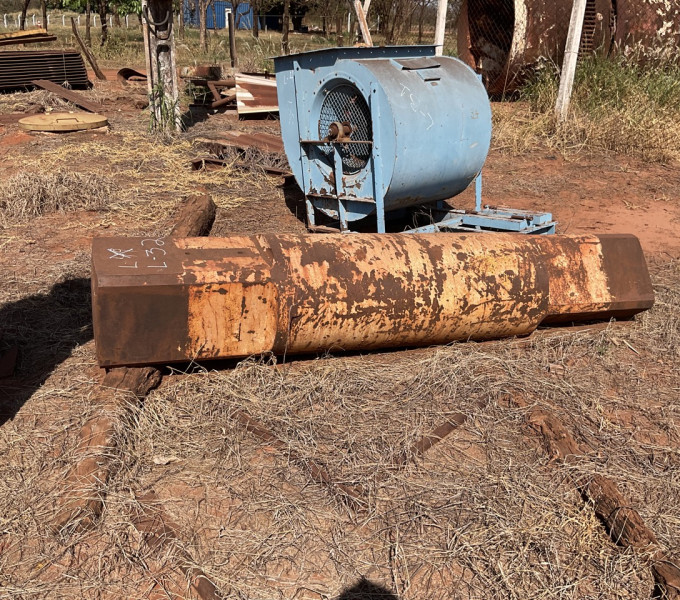 Eixo de moenda em ac 72", 4 rolos em ac , 4 eixos de moenda em AC, Eixo p esteira metálica + Item 31 - Caixa 13, Div. Peças industriais