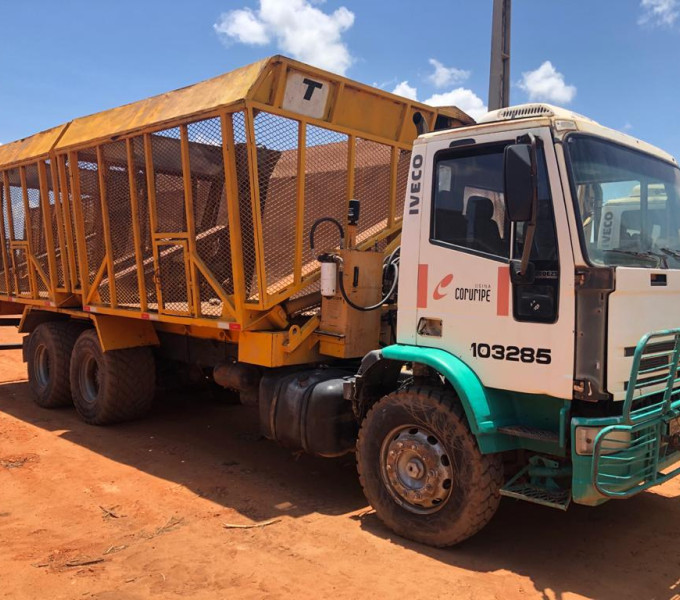 Caminhão Iveco Basculante Eurocargo 206E25N, branco, GRP-2340 2009/10