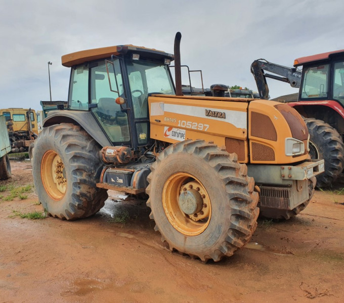 Trator Valtra BH 145 4X4, Amarelo, Ano 2011, Frota: 105297