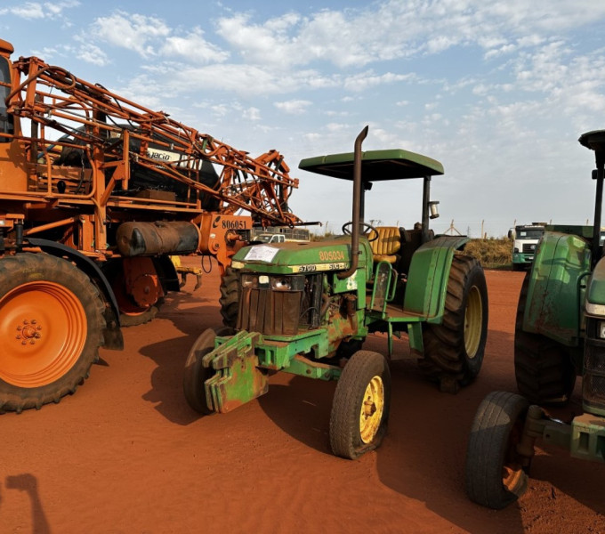 Trator John Deere, JD 5700, Ano: 1999, Frota: 805034