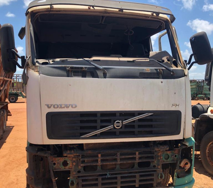Caminhão Volvo FH 440, branco, HDI-4510, 2008