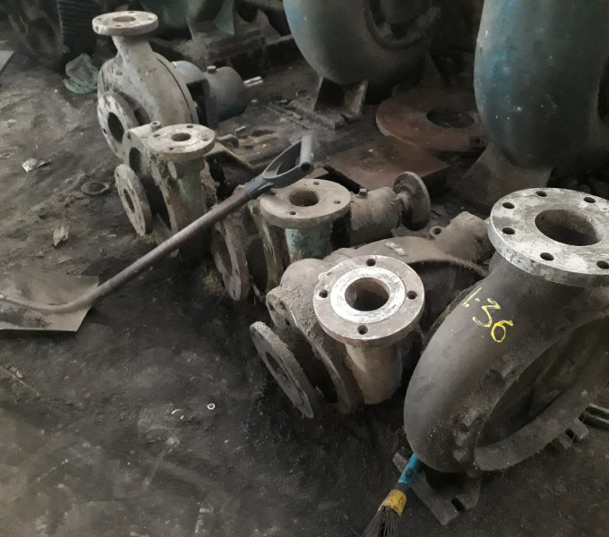 4 Bombas centrifugas e 1 bomba BCE 139 EQUIPE 25m³/H