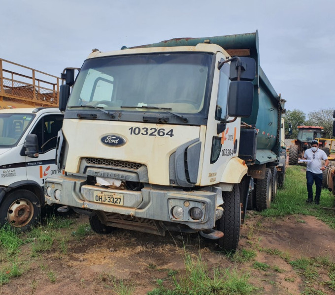 Caminhão Ford CARGO FC 3133/3440, Branco, Placa: OHJ-3327, Ano 2013, Frota: 103264