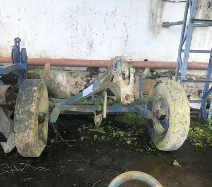 01 carro P/ plantar batata