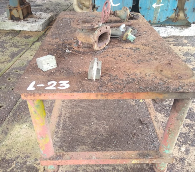 3 bancadas, 3 divisórias em A/C, balança p/ martelo, Divisória longa em A/Ventilador de motor elétrico 1,5cv