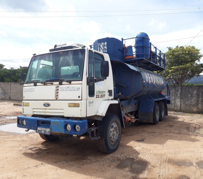 Caminhão Ford C2622E; MVF-2915; 2006