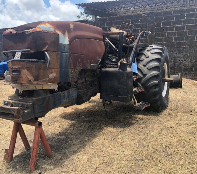 Trator Carbonizado New Holland