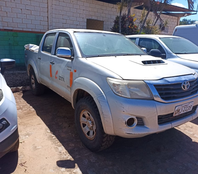 Automovel Toyota Hilux CD 4x4, Cinza, Placa: OHJ-2239, Ano 2012, Frota: 101103