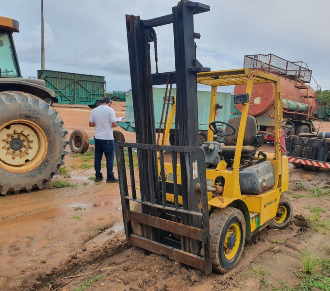 Empilhadeira Mitsubishi FG-25, Amarelo, Ano: 1997, Frota: 106100