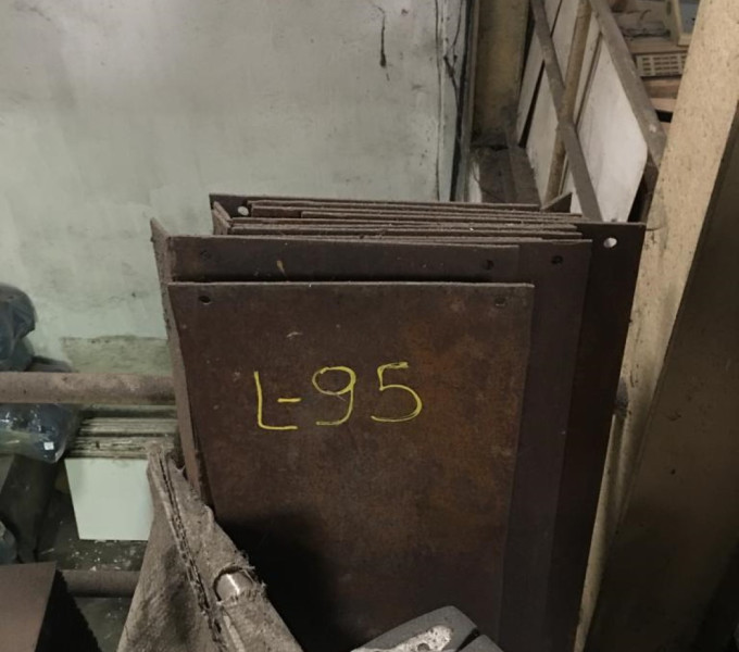 Várias pçs e aprox. 11 chapas em A/C, fichários, mola