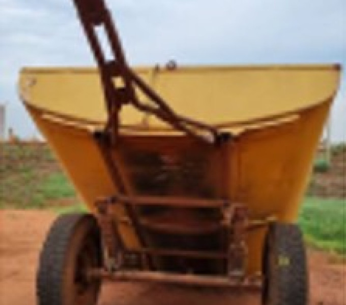 Tanque rebocável 2 eixos  (MINAS GERAIS)