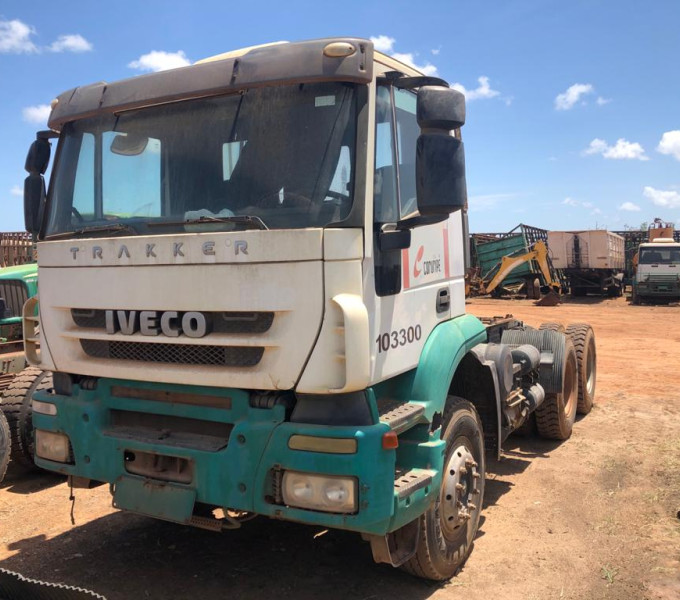 Cavalo Mecânico Iveco Trakker 720T42TN, branco, GRP-2663, 2010