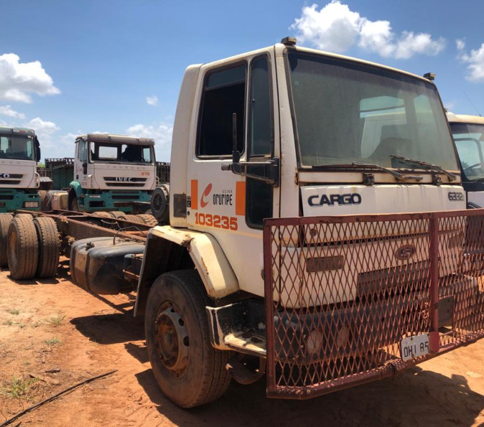 Caminhão Ford Cargo 6332 E, branco, OHI-8580, 2010/11
