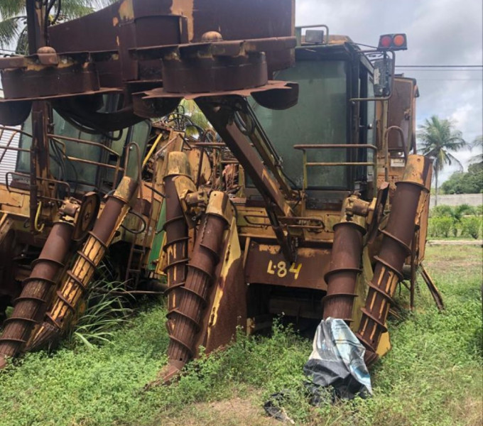 Colhedora de cana Cameco CM2500  Frota: 15001