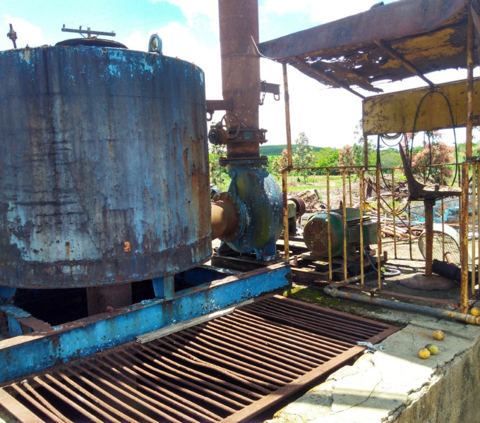 Sistema de lavagem de cana: Cush-cush, Redutores, Motores elétricos e bombas, tanques e base estrutural em vigas