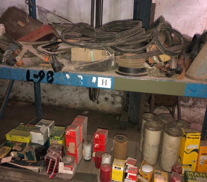 Lote de peças diversas como: polias, eixo, etc.
