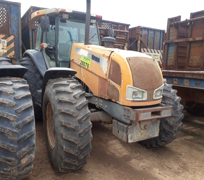 Trator Agrícola Valtra BH 165 Cabinado; 2009