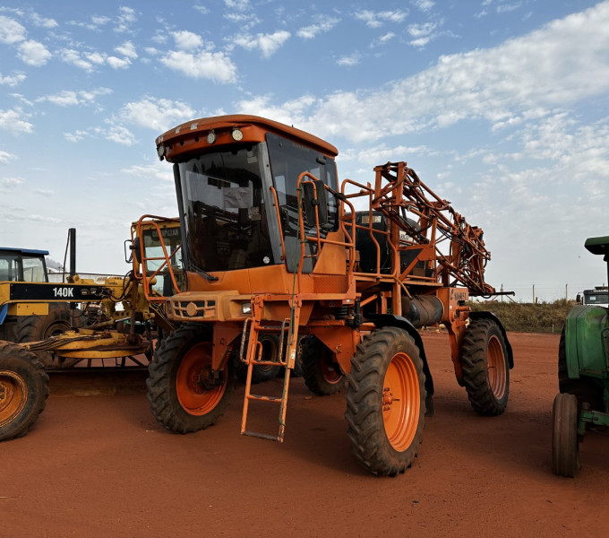 Pulverizador 4x4 Jacto Uniport 2000, Ano: 2010, Frota: 806051 + Item 01 (3-5) Diversas peças/materiais para John Deere