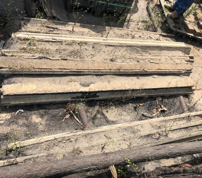 Diversas estacas de concreto