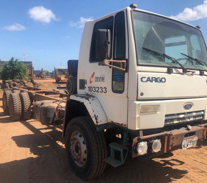 Caminhão Ford Cargo 6332 E, branco, NLW-7707, 2010/2011